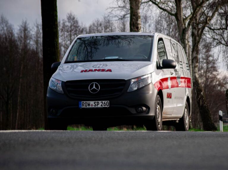 HANSA-Maschinenbau Service: Municipal Vehicles and Cemetery Excavators